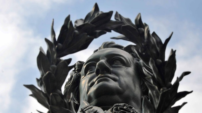 Goethe mit Lorbeerkranz