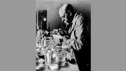 Robert Koch in seinem Labor