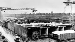 Blick auf die Baustelle des Hamburger Elbtunnels, 1969
