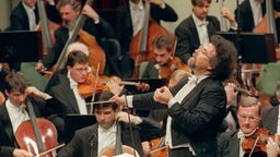 Maestro Giuseppe Sinopoli dirigiert die Sächsische Staatskapelle in Dresden