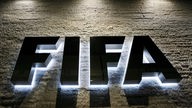 FIFA-Schriftzug auf Wand der FIFA-Zentrale in Zürich