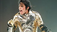Michael Jackson bei einem Auftritt in Lyon (1997)