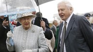 David Attenborough mit Queen Elizabeth (2012)