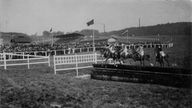 Archivbild aus der Kaiserzeit: Pferderennen auf der Rennbahn in Castrop