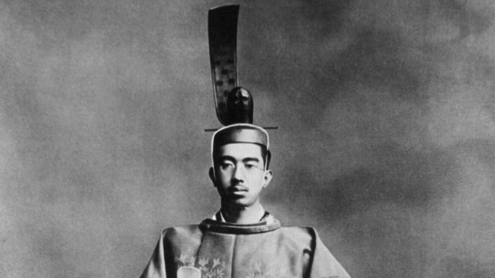 Japans Kaiser Hirohito während der Krönungszeremonie am 25. Dezember 1926