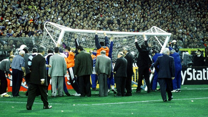Der Torfall von Madrid (vor dem Spiel Real Madrid - Boussia Dortmund am 01.04.1998 )