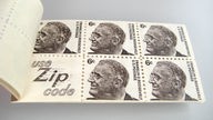 USA: Erste Briefmarkenheftchen verkauft