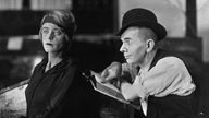 Uraufführung der Dreigroschenoper im Theater am Schiffbauerdamm in Berlin am 31.08.1928: Szene mit Roma Bahn als Polly Beachum und Erich Ponto als Bettler Peachum
