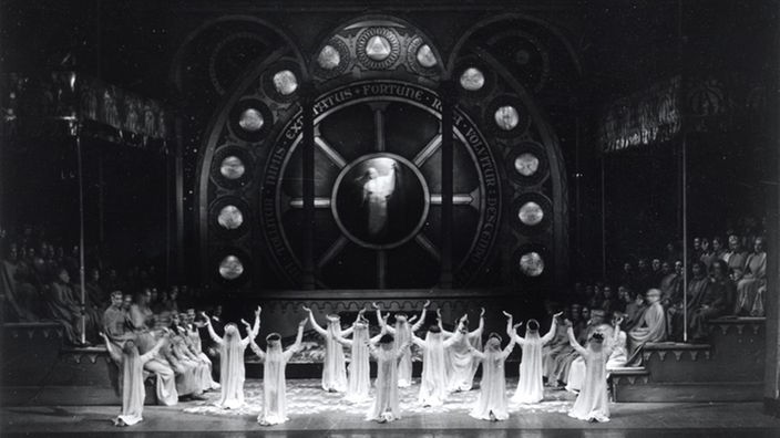 Szene aus der Aufführung der "Carmina Burana" von Carl Orff im Württembergischen Staatstheater in Stuttgart am 27.02.1941