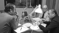 Hörer zum WDR-Programm "50 Jahre WDR", im Studio Werner Höfer, Hasso Wolf und Manfred Jenke