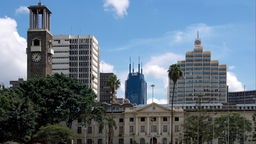Stadtpanorama mit Rathaus in Nairobi
