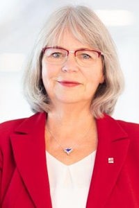 Petra Reinhold-Knape