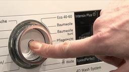 Das Bild zeigt eine Waschmachine.