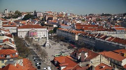 Das Bild zeig den Praça de Dom Pedro IV in Lissabon. 