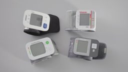 Vier Blutdruckmessgeräte 
