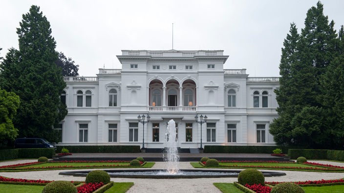 Villa Hammerschmidt, seit 1950 Amts- und Wohnsitz des Bundespräsidenten; seit 1994 Zweitwohnsitz