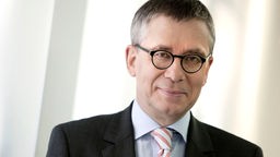 Prof. Gebhard Henke 