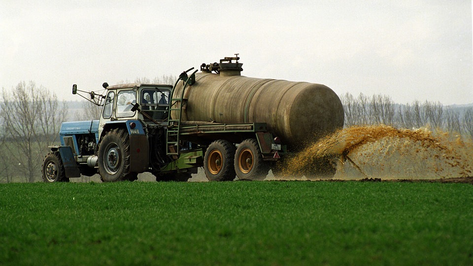 Anbaumethoden: Spritzmittel - Landwirtschaft - Gesellschaft - Planet Wissen