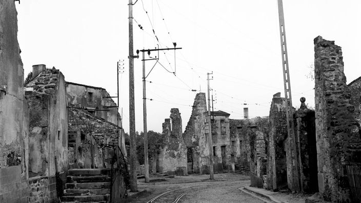 Blick auf die Ruinen von Oradour-sur-Glane