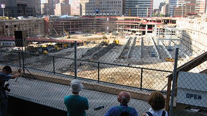 Ein 60 Meter tiefes Loch am Ground Zero in New York