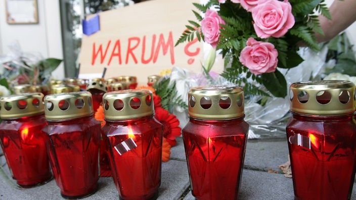 Kerzen vor dem Tatort in Duisburg