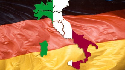 Montage: Deutschlandflagge, Umrisse von Italien gefüllt mit den italienischen Flaggenfarben