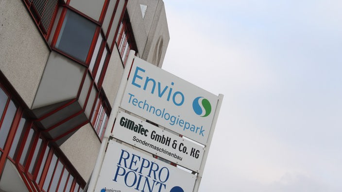 Schild am Eingang des Envio-Technologieparks