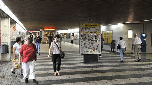 Der unterirdische Zugang zum Wuppertaler Hauptbahnhof