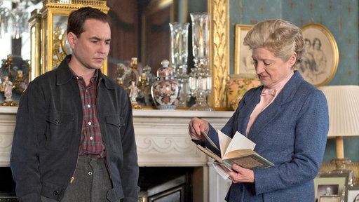 Alfred Pollock (Martin Compston) und Miss Marple (Julia McKenzie)