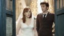 Doctor Who (David Tennant) mit der Braut Donna (Catherine Tate).