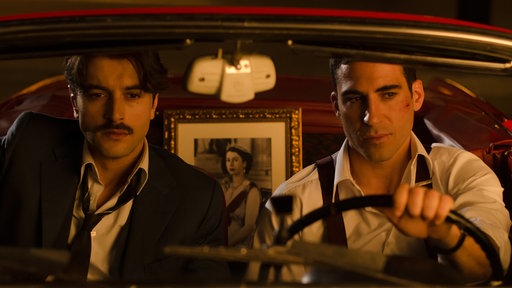 Mateo Ruiz (Javier Rey) (l), Alberto Marquez (Miguel Ángel Silvestre) (r)