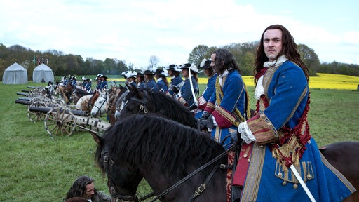 Louis XIV (George Blagden) entscheidet sich überraschend, selbst in den Krieg gegen die Niederlande zu ziehen.