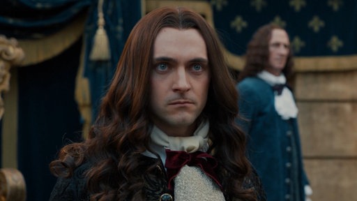 Louis XIV (George Blagden)