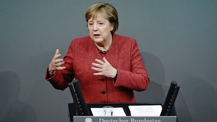 Angela Merkel während ihrer Rede vor dem deutschen Bundesparlament.