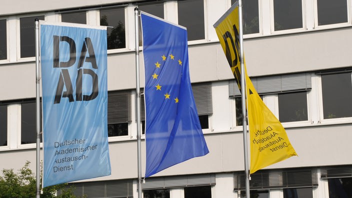 Flaggen des Deutschen Akademischen Austauschdiensts