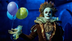 Als Clown kostümierter Mörder in dem Film "Carneval - Der Clown bringt den Tod"