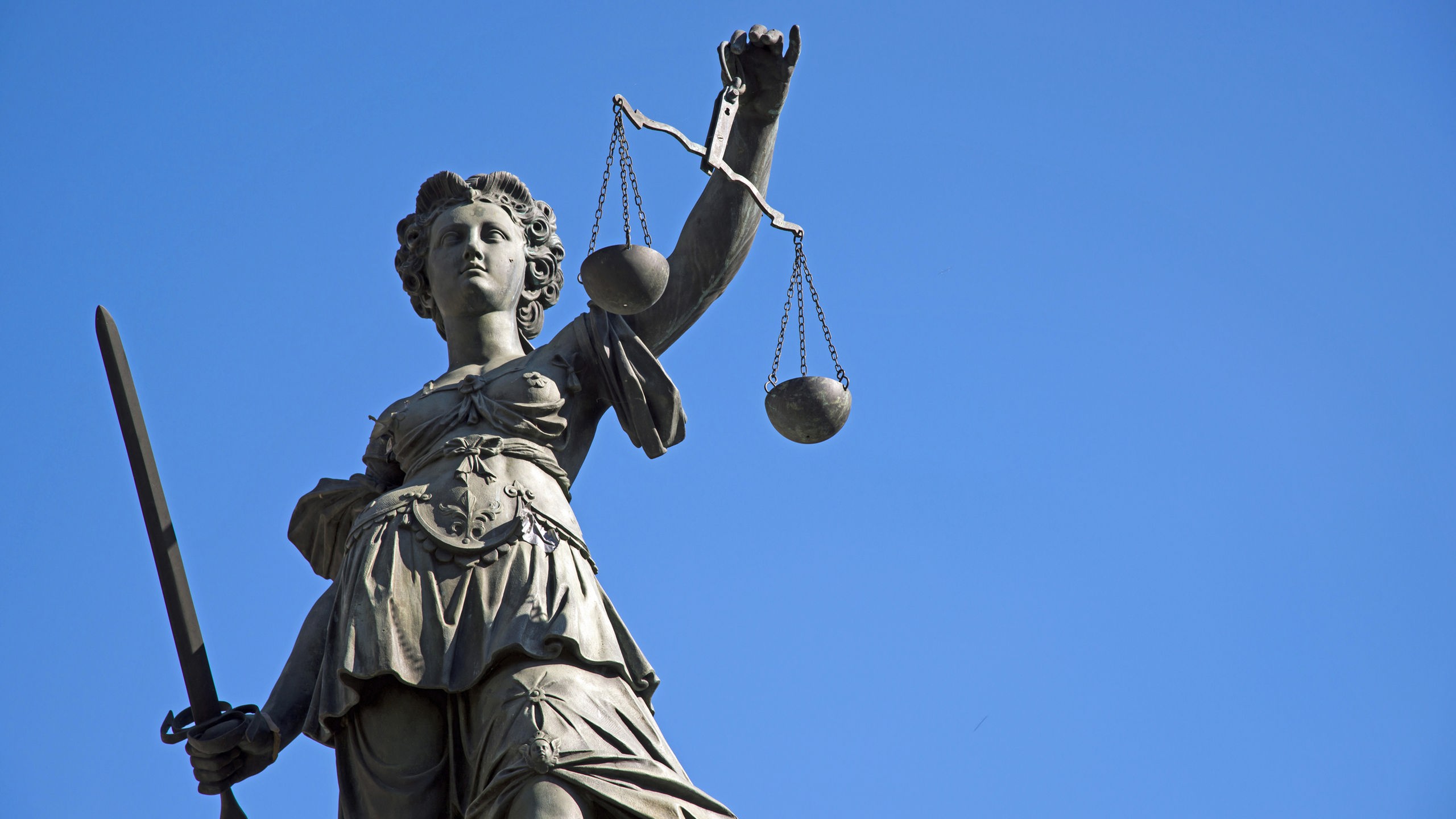 Reichen-Rabatt und diskrete Deals – wie gerecht ist die Justiz?