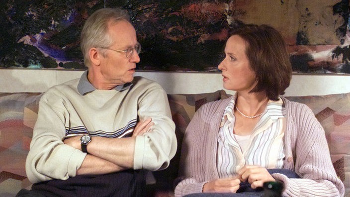 Anna (Irene Fischer) und Hans (Joachim Hermann Luger) streiten um den Kurztrip nach Venedig. Wenig später konfrontiert Anna ihren Mann mit dem Geständnis, einen Lover gehabt zu haben.