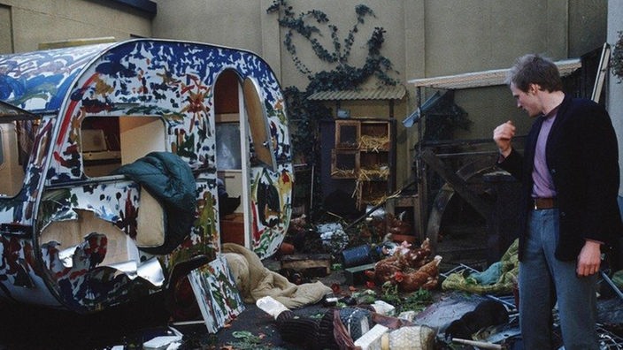 Böse Überraschung für Zorro (Thorsten Nindel): Sein Wohnwagen ist völlig demoliert.