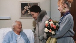 Lydia und Chris besuchen Philo im Krankenhaus