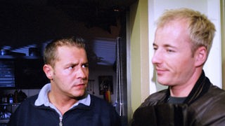 Vorsicht, Falle: Bewährungshelfer Beck (Jim Boeven, rechts) warnt Olli (Willi Herren) vor unüberlegten Handlungen.