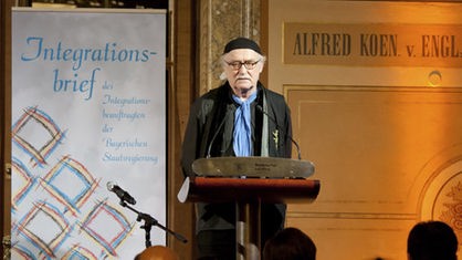 Hans W. Geißendörfer bei der Verleihung des Integrationsbriefes am 10. März in München