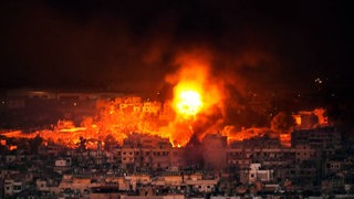 Rauch steigt auf nach israelischen Luftangriffen in den südlichen Vororten von Beirut.  