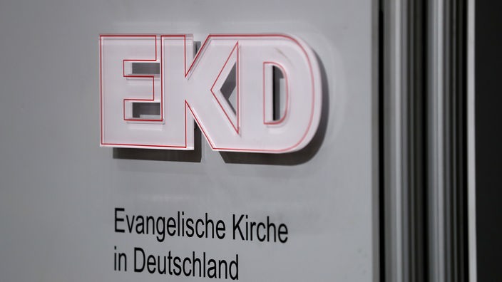 Abbildung zeigt das Logo der evangelische Kirche in Deutschland mit den Buchstaben EKD. 