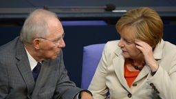 Angela Merkel und Wolfgang Schäuble im Gespräch