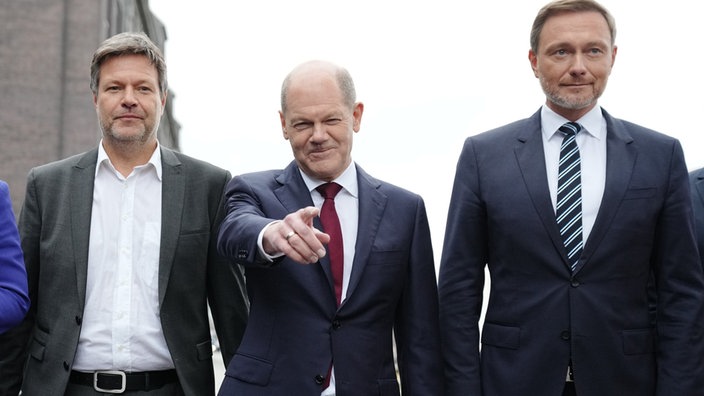 Das Bild zeigt Lindner, Habeck, Baerbock und Scholz am Anfang der Koalition. 