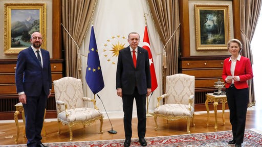 EU-Ratspräsident Charles Michel, der türkische Präsident Recep Tayyip Erdogan und EU-Kommissionspräsidentin Ursula von der Leyen in Ankara