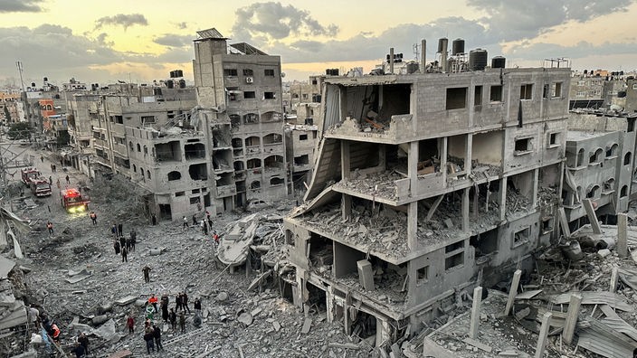 Durch israelische Luftschläge zerstörte Gebäude im Norden von Gaza (21.11.2023)
