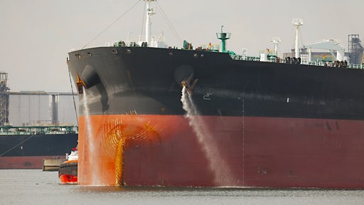 Ölembargo:  Griechische Tanker dürfen weiter russisches Öl liefern. 