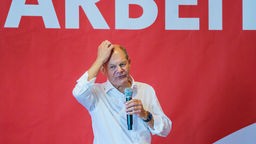 Bundeskanzler Olaf Scholz (SPD) im DGB-Gewerkschaftshaus in Frankfurt am 11.08.2023.